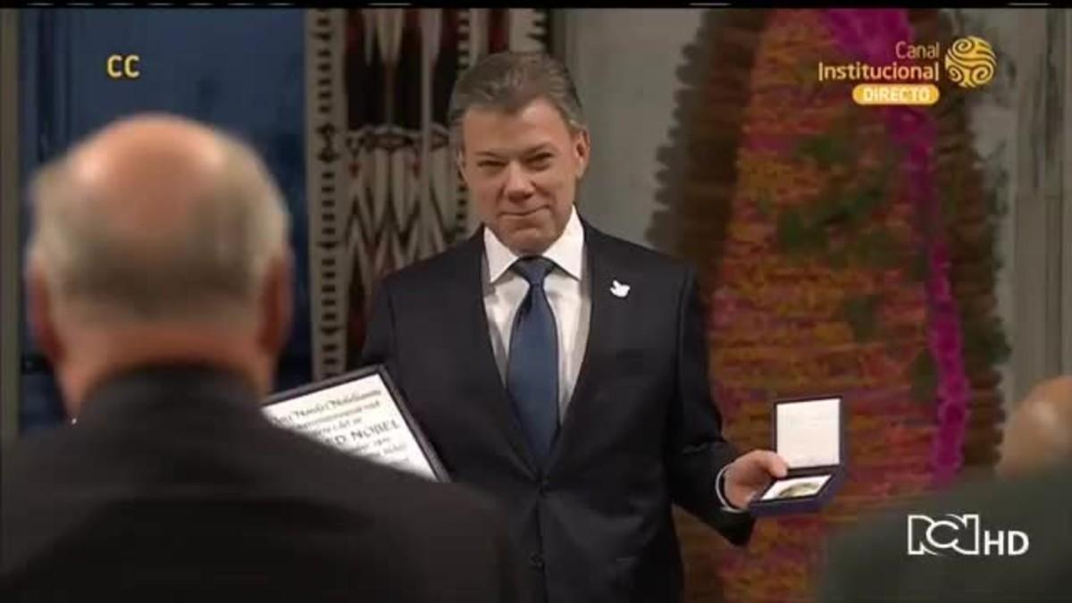 Momento de la entrega del Nobel de la Paz a Juan Manuel Santos.