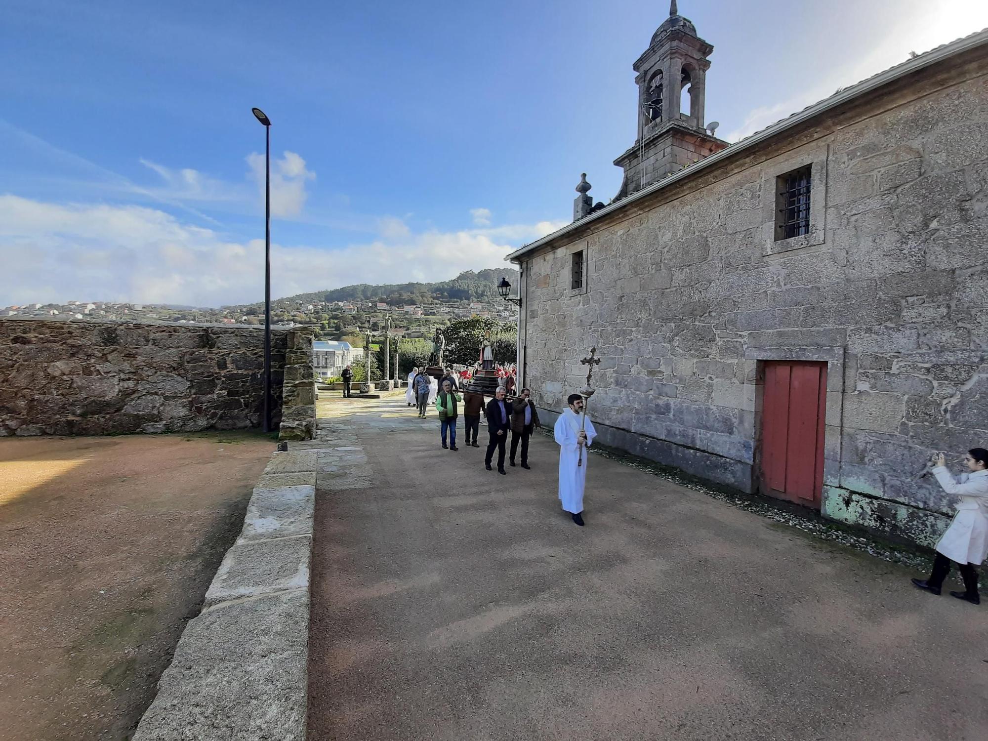 Las procesiones por el San Martiño de Moaña y Bueu aprovechan la tregua de la lluvia