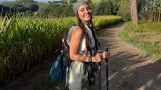 Paula, la canaria que vivió un Camino de Santiago de película: un fisio inesperado, una noche en urgencias y una llegada entre lágrimas a la Catedral