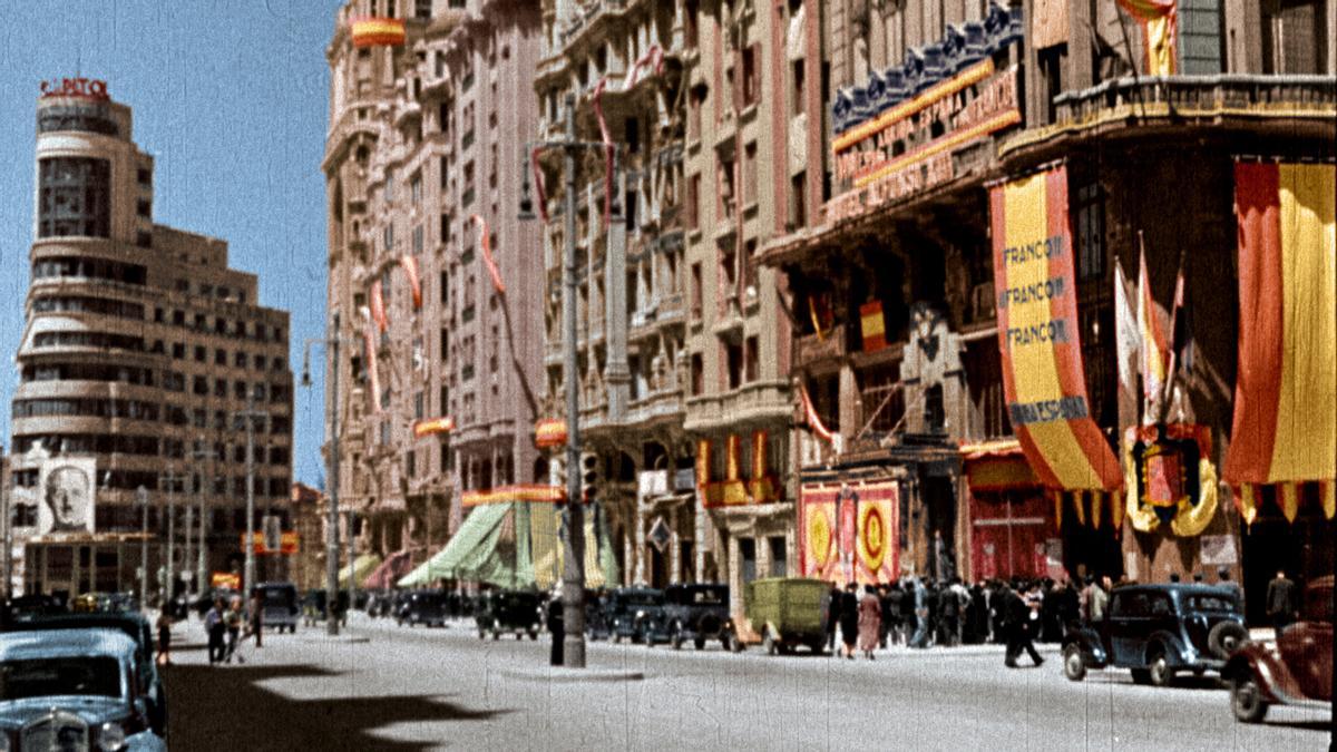 Alle Ehre dem Diktator Francisco Franco: die Gran Vía in Madrid in den 1940er-Jahren.