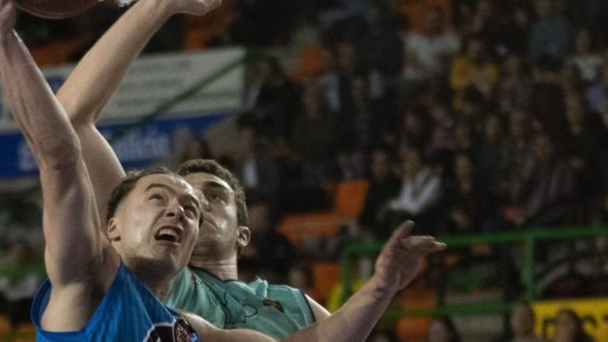 Álex Reyes durante el partido ante el Ourense