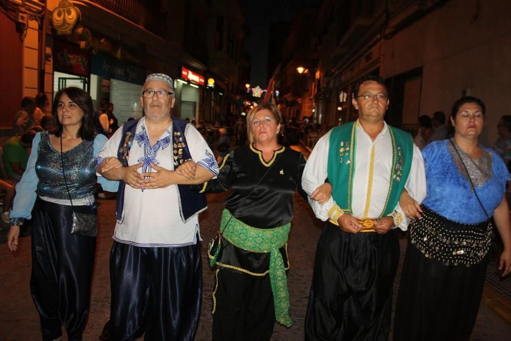 Los Moros y Cristianos de Jumilla cumplen treinta años con un espectacular desfile