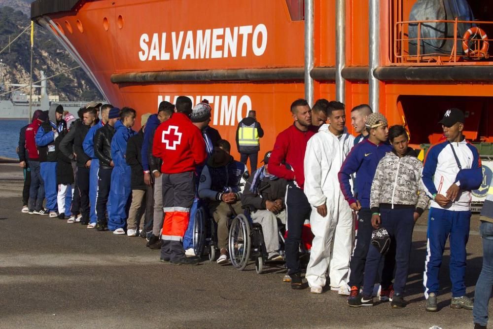 Desembarcan a más de 140 inmigrantes en Cartagena