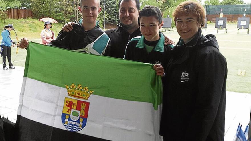 Manuel Martín, arquero infantil del San Jorge, logra una medalla de plata en la Liga Nacional