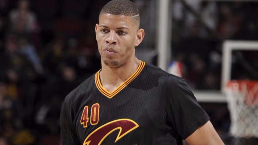 Walter Tavares, con la camiseta de Cleveland Cavaliers.