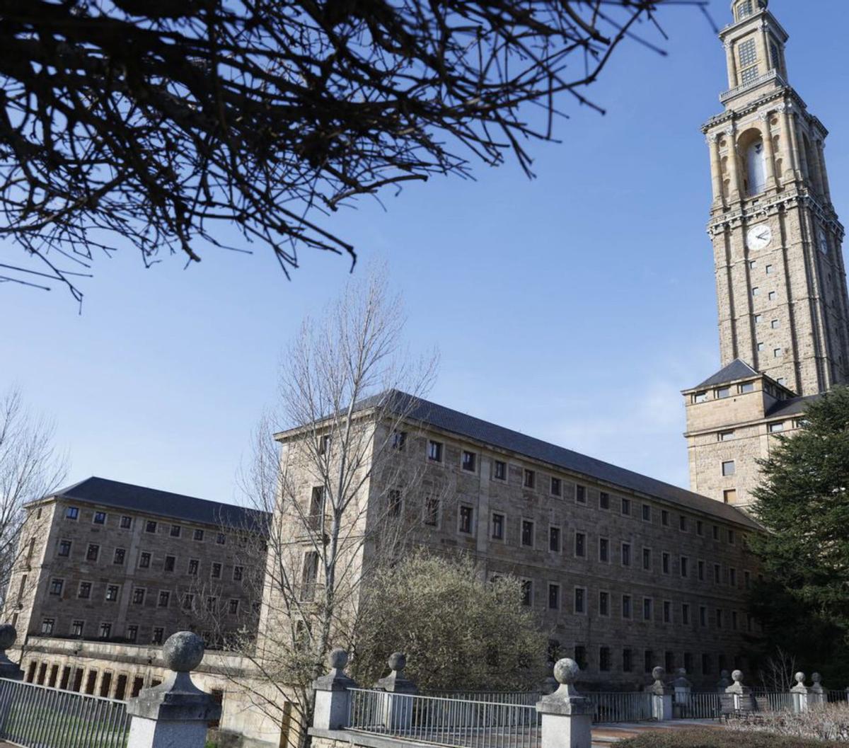 Claustro de la Laboral donde se ubicará la Facultad de Enfermería.  | ÁNGEL GONZÁLEZ