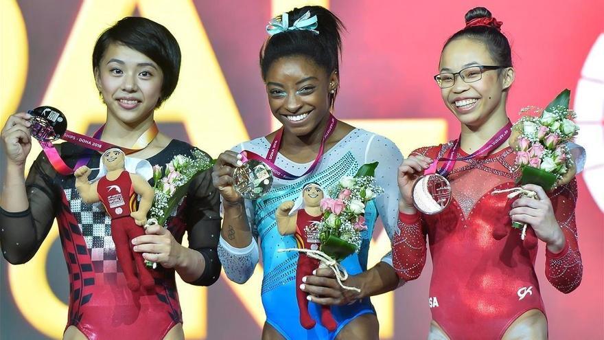 Simone Biles hace historia con su cuarto oro en concurso general