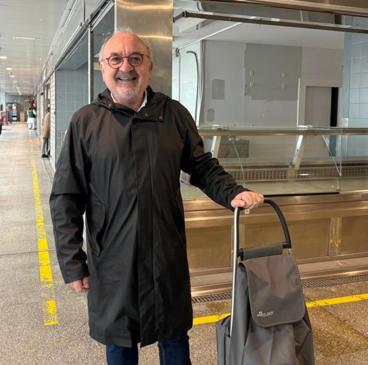Henrique Rabuñal, cliente del mercado. | LOC