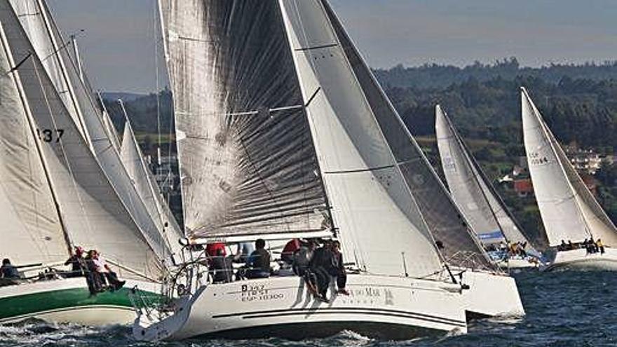 &#039;Alma do Mar&#039; y &#039;Mascato&#039;, durante una de las regatas.