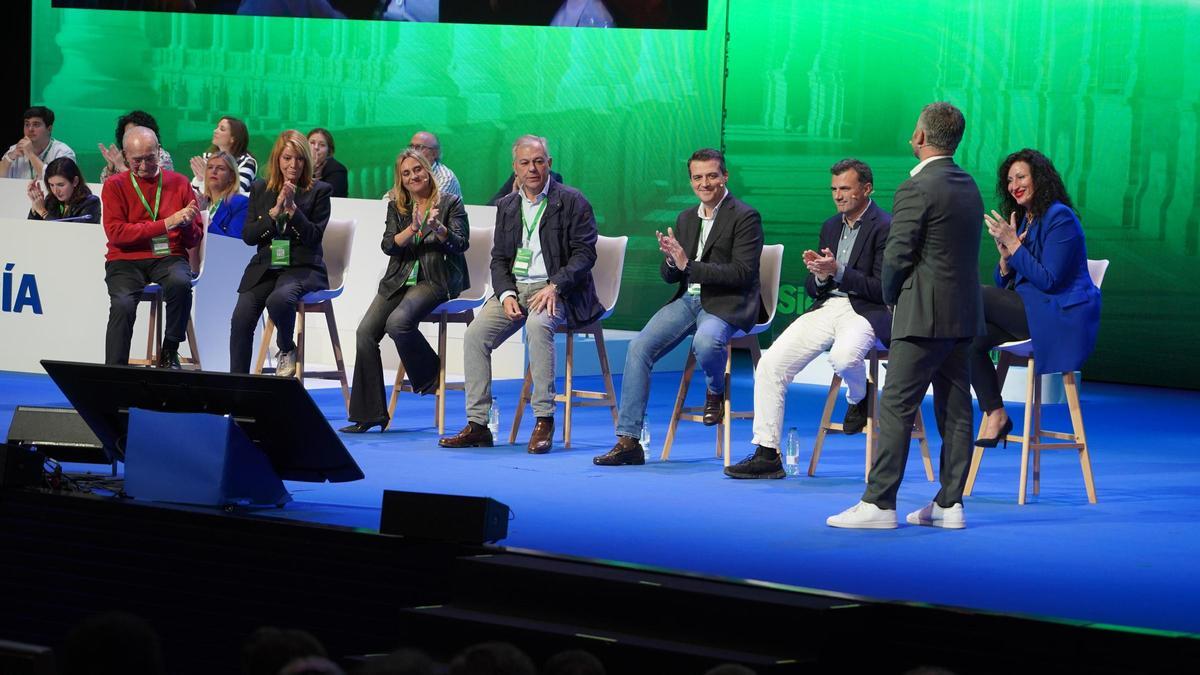 Mesa redonda de los alcaldes del PP en capitales andaluzas.