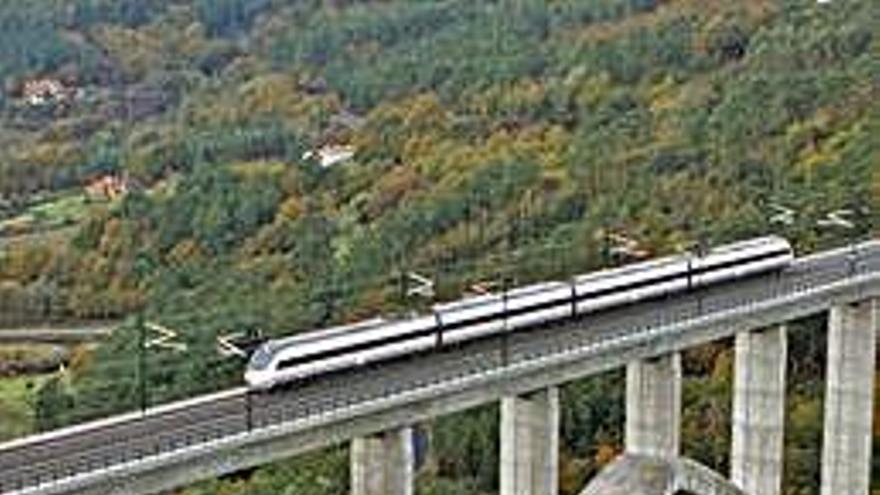 Viaducto de la línea del AVE gallego.