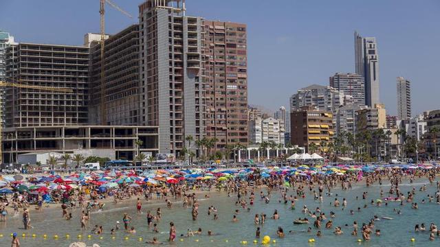 El TSJ ordena demoler parte del hotel Atrium mientras otro juzgado rechaza dar por caducadas las licencias