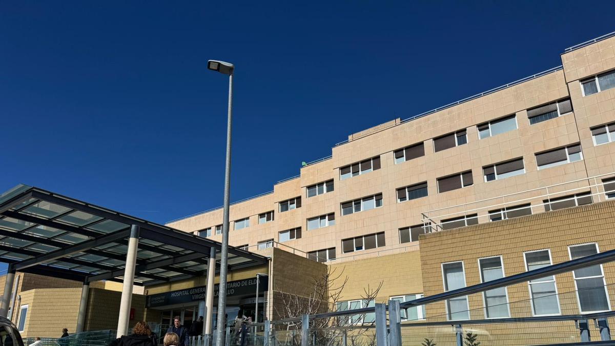 La entrada principal al Hospital de Elda, en una imagen reciente.