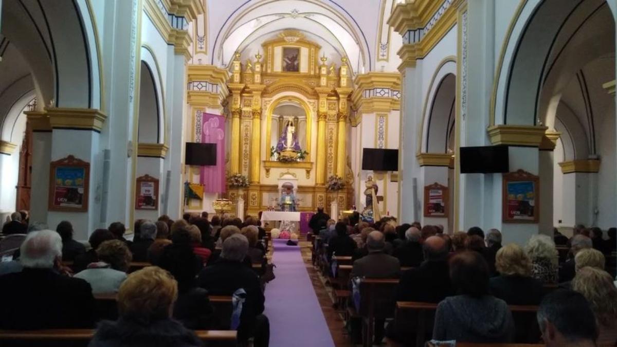 Interior del templo de Puente Tocinos.