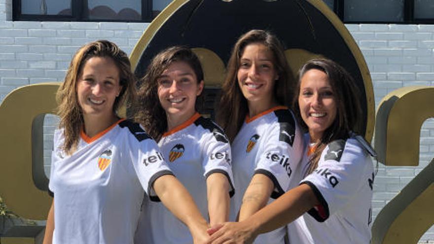 Se levanta el telón y aparece el VCF Femenino