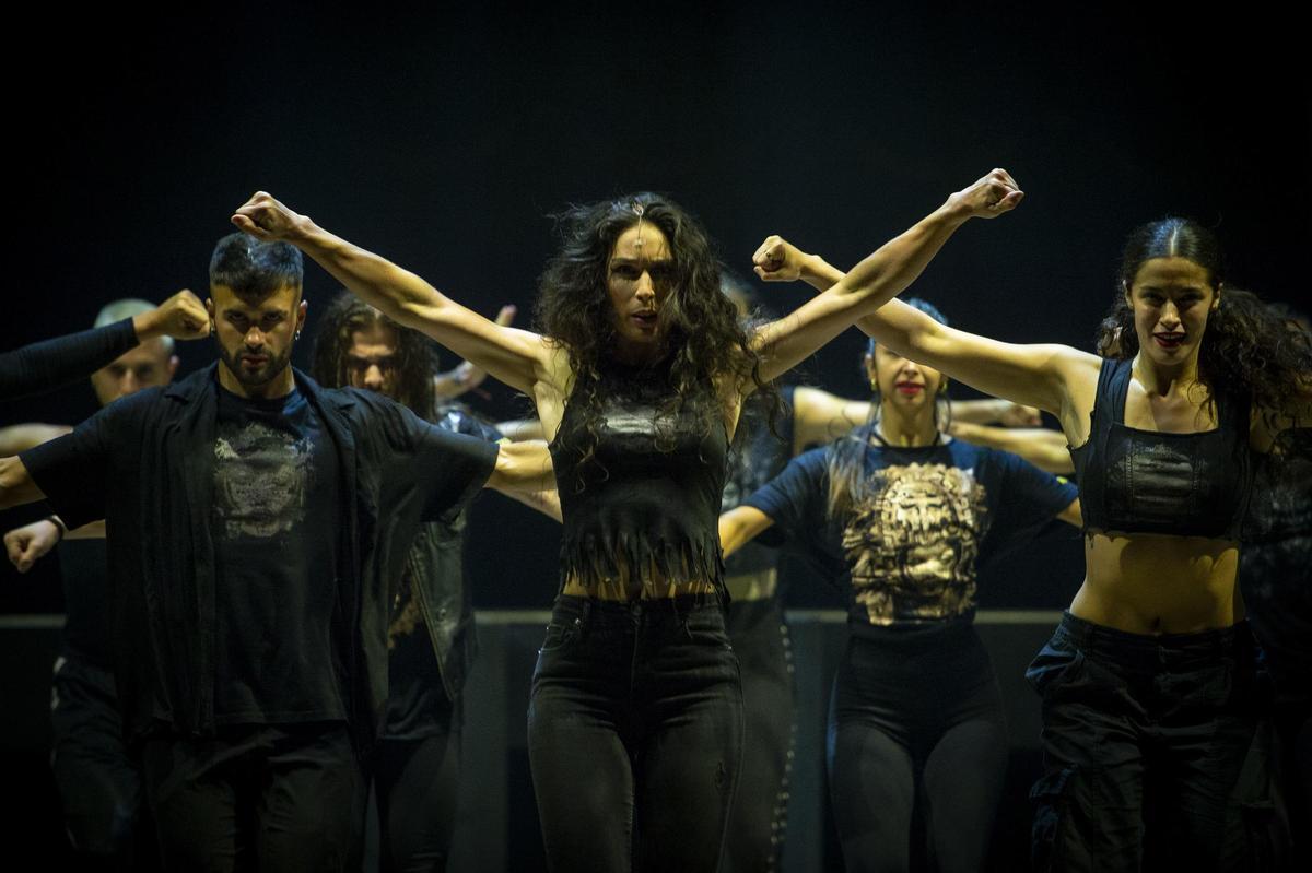 Intérpretes en el pase gráfico de 'Malinche'.