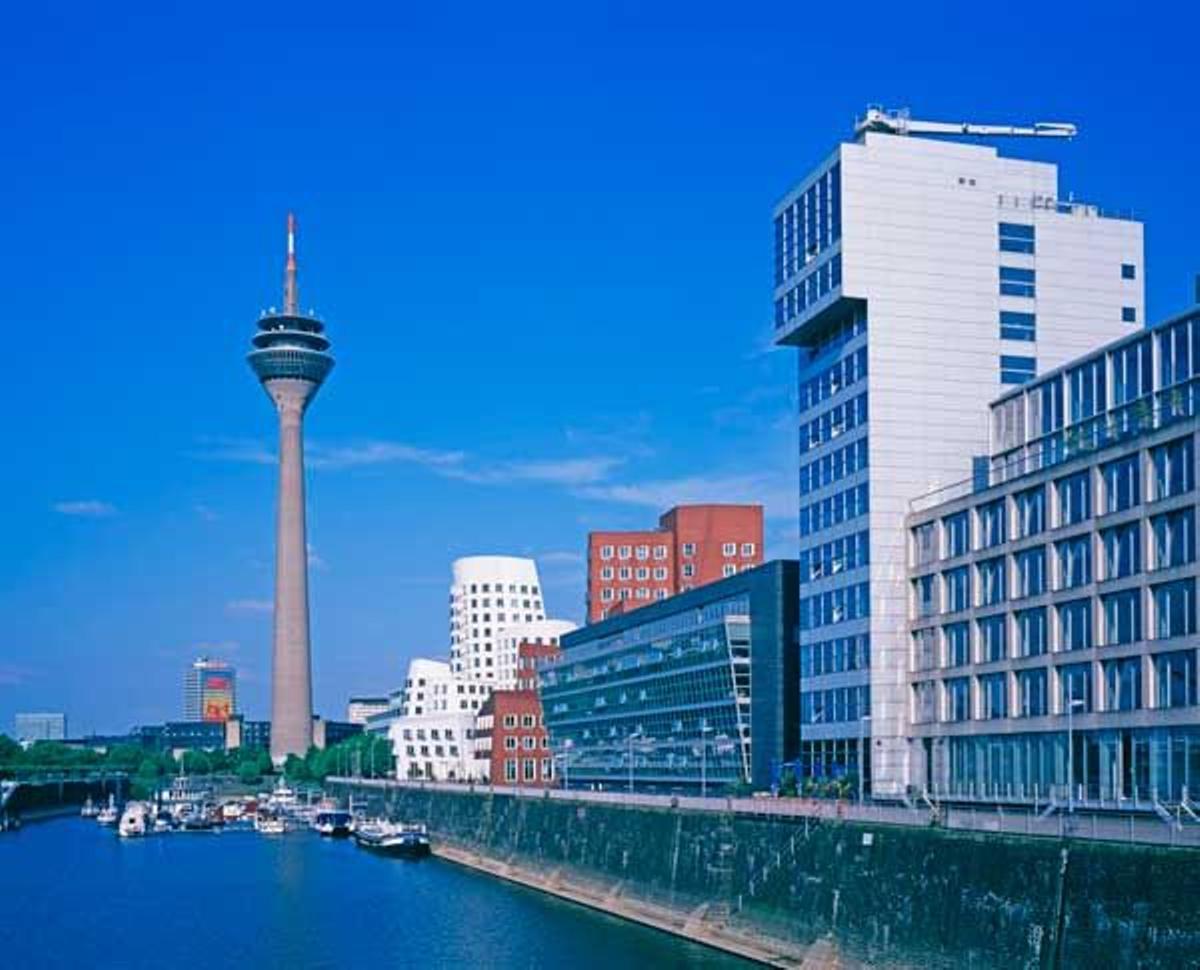 Edifios modernistas en el Media Harbour de Dusseldorf.