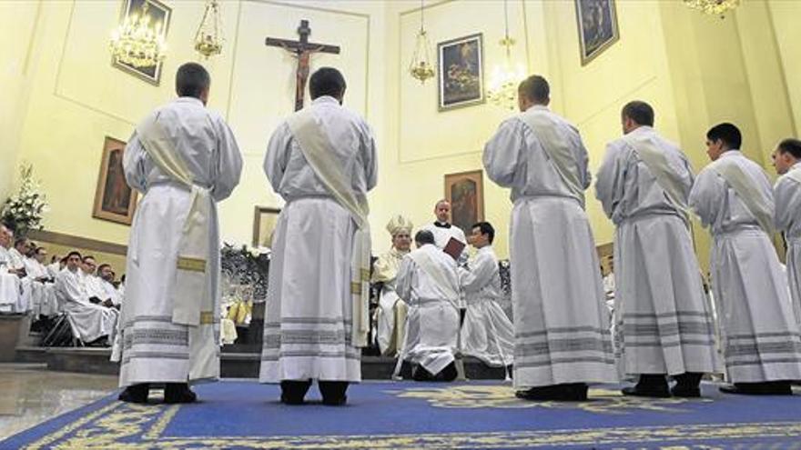 Los obispos ya exigen a catequistas y curas el certificado antipederastía