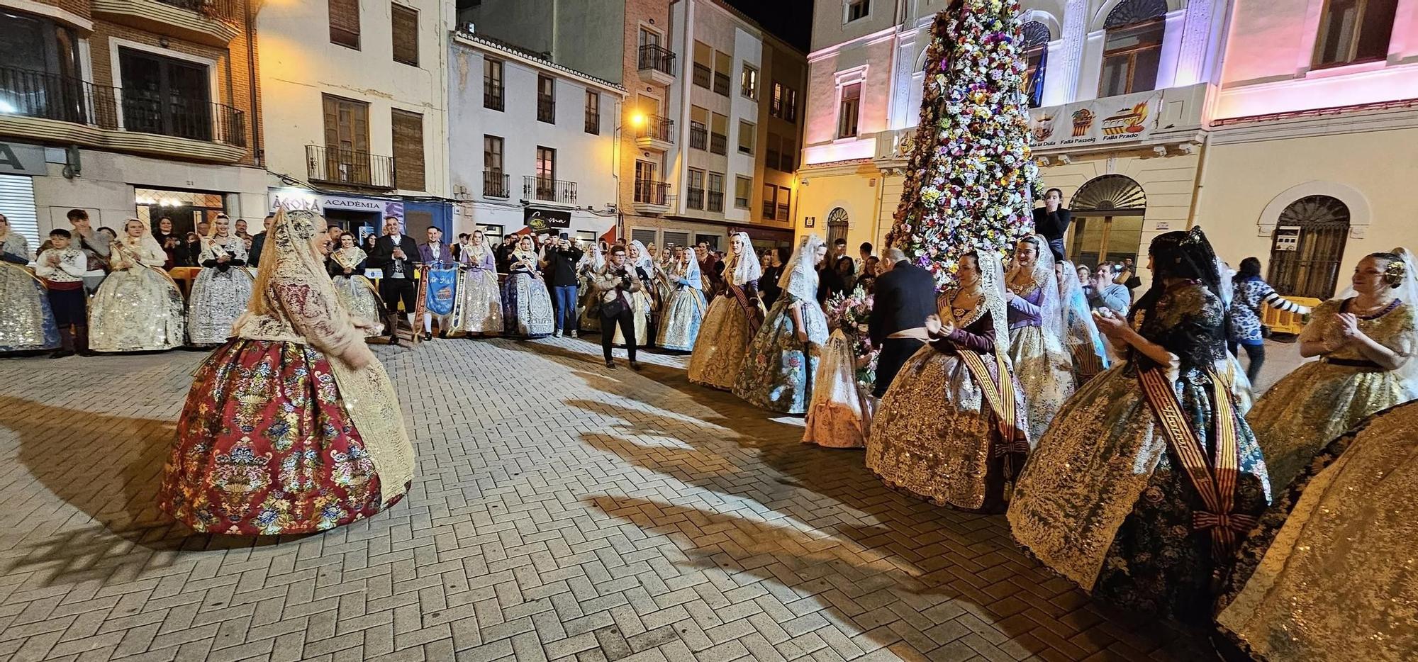 La Ofrena de Tavernes de la Valldigna tanca les Falles de 2025