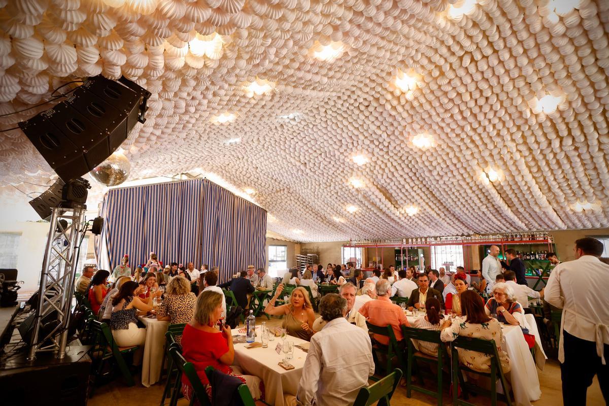 Feria de Nuestra Señora de la Salud 2025 Córdoba. Ambiente general Caseta Gloria Bendita