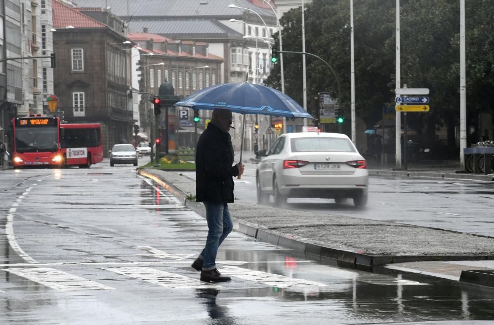 Galicia se sitúa en la influencia de una borrasca localizada al norte que dejará aire frío en las capas altas de la atmósfera. Traerá inestabilidad atmosférica y lluvias generalizadas.