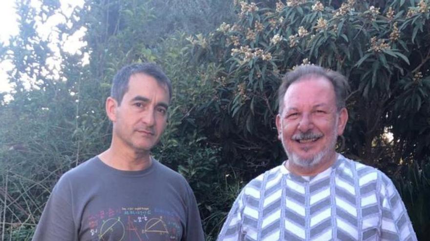 Javier Somoza (derecha), con Alberto Encinas, ayer en Pollença.