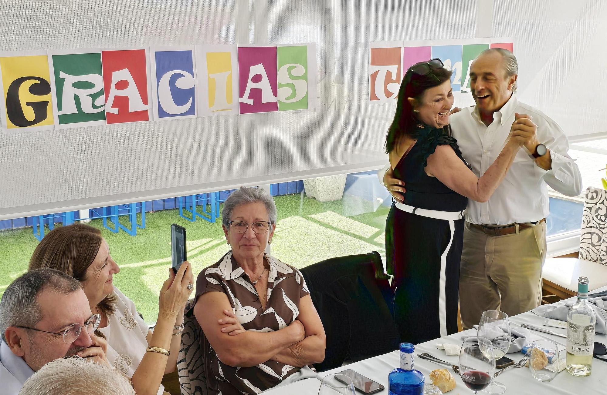 Homenaje al médico Tomás Rodríguez Cayazzo por sus pacientes en Panxón