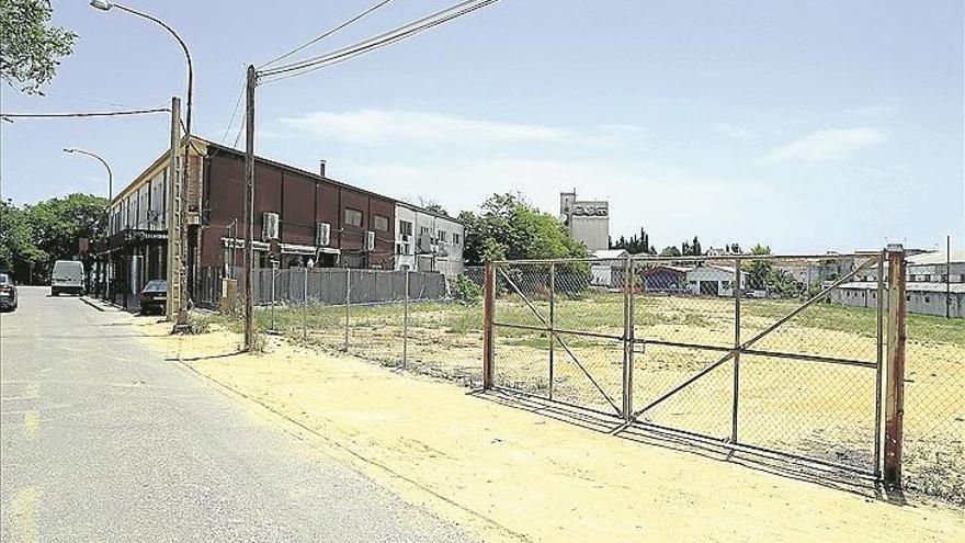 La oposición critica el alquiler de unos terrenos junto al polideportivo