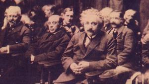 El doctor Albert Einstein, en un momento de su visita a la Universidad Industrial de Barcelona en 1923.