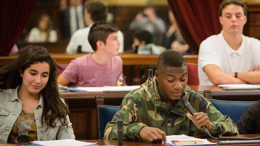 Els infants prenen la paraula al Parlament