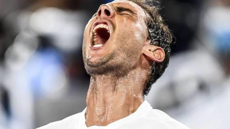 Nadal estalla de alegría tras superar a Monfils y plantarse en cuartos de final.