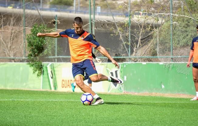 Entrenamiento UD Las Palmas en Barranco Seco ...