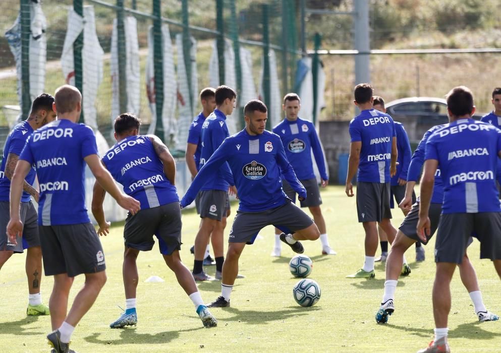 El Deportivo comienza a preparar el partido del domingo contra el Sporting en el Molinón tras la derrota del pasado sábado contra el Albacete en Riazor.