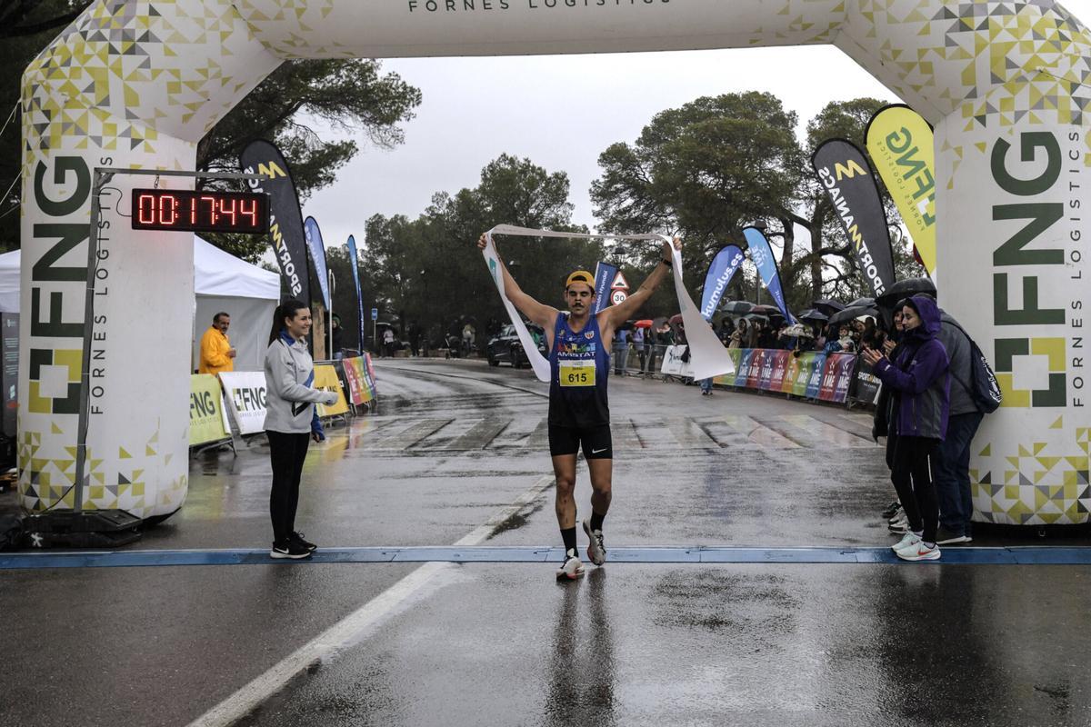 Toni Mercadal Roldán (Joan Comes)  y María del Mar González, fueron los ganadores de la FNG San Silvestre Palma