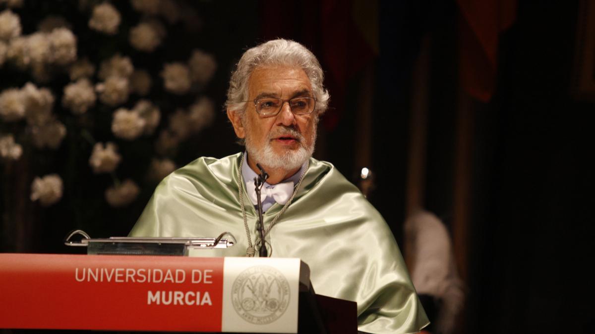 El tenor Plácido Domingo, cuando fue investido Doctor Honoris Causa en la Universidad de Murcia en 2014.