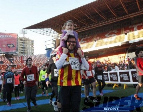 Búscate en la meta de Mestalla