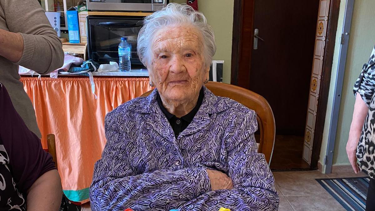 Consuelo Gimeno celebra su 106 cumpleaños.