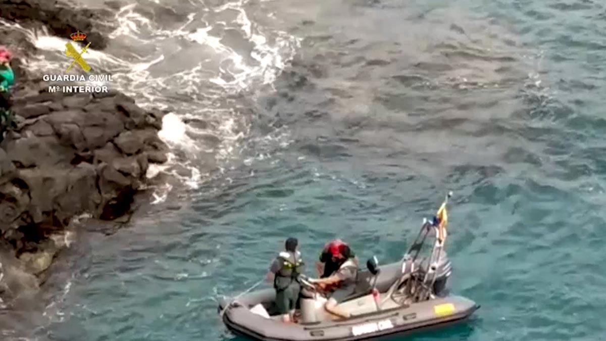 Un hombre se entrega al día siguiente de tirarse al mar para impedir ser identificado por incumplir el confinamiento en Canarias