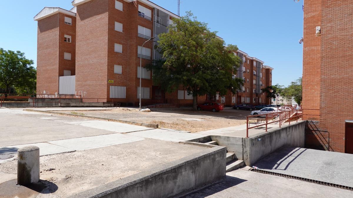 Bloques de los denominados pisos de la Guardia Civil, en Suerte de Saavedra.