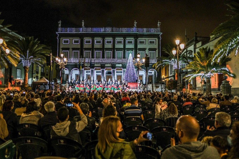 Encendido navideño en la Plaza de Santa Ana