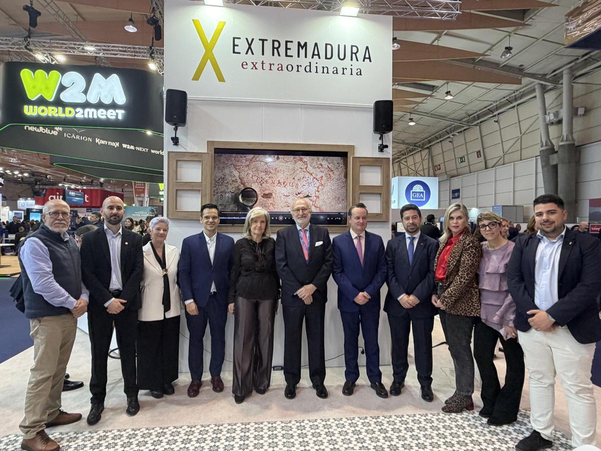 Representantes extremeños en la Bolsa de Turismo de Lisboa (BTL), la principal feria del sector en Portugal.