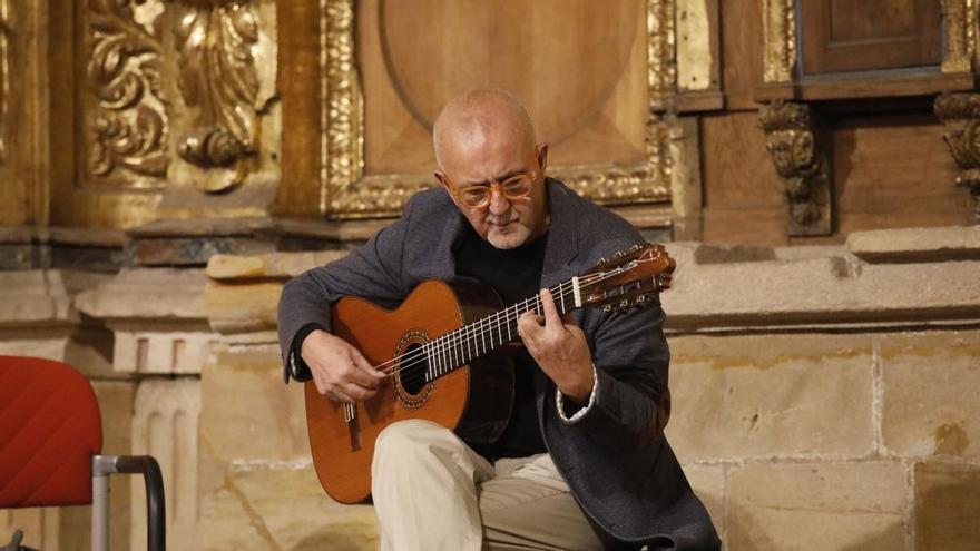 Armando Orbón recorre cinco siglos de música española para guitarra en el Palacio de Revillagigedo