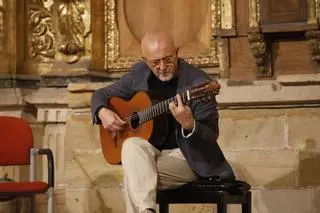 Armando Orbón repasa cinco siglos de música española para guitarra en el Palacio de Revillagigedo