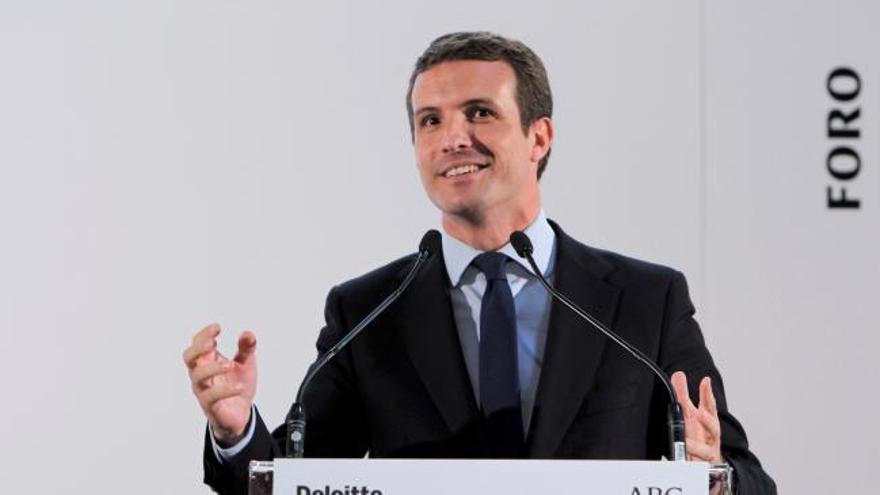 Casado niega que pretenda bajar el salario mínimo : "¿Estamos en las 'fake news' de la semana?"