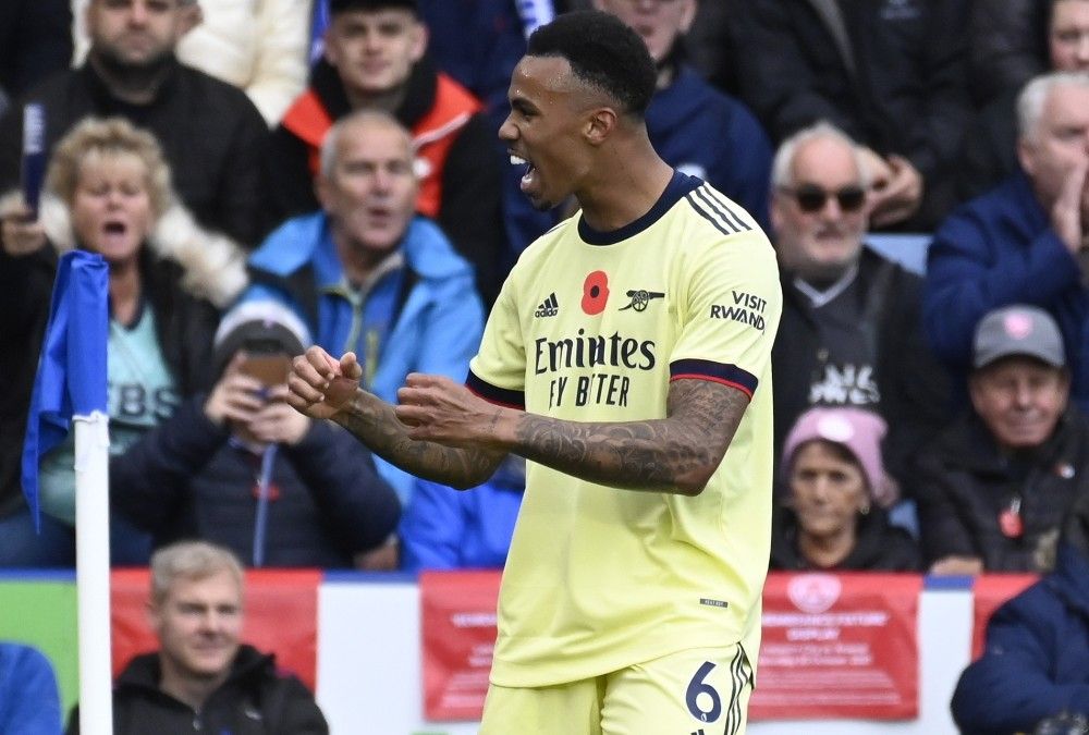 Gabriel dos Santos Magalhães, celebrando un gol con la camiseta &quot;gunner&quot;