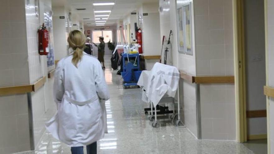 El Hospital General de Elche cerrará 72 camas este verano