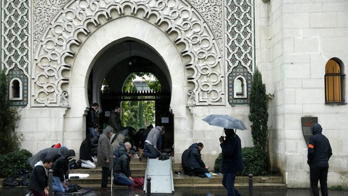 ORACIÓN DE LOS VIERNES EN LA GRAN MEZQUITA DE PARÍS