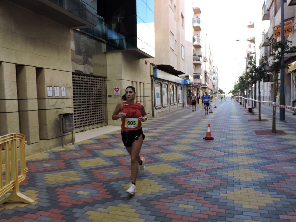 Estos todas las imágenes de la Media Maratón de Águilas