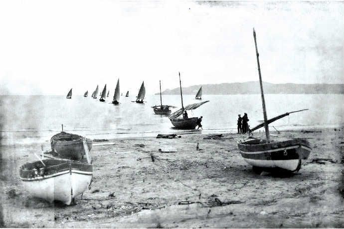 Sortida de llaguts a la platja de l’Estartit (1920)