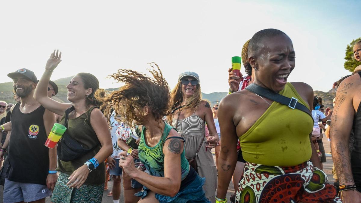 Rototom arranca con 25.000 personas al día y público de 100 países